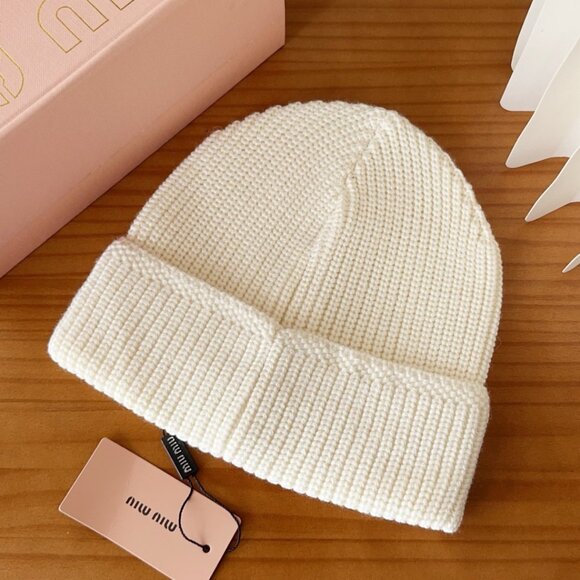 Miu Miu Knit Logo Slouchy Beanie - Picture 6 of 6